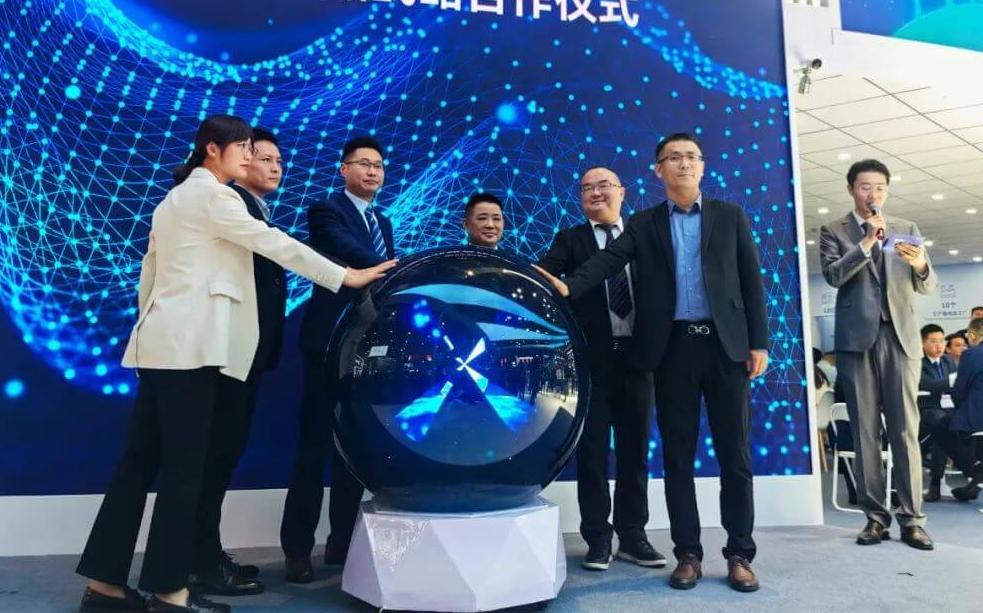 2024 CHINAPLAS快讯 | 湖南宏晔新材料与万华化学签订回收聚碳酸酯战略合作协议